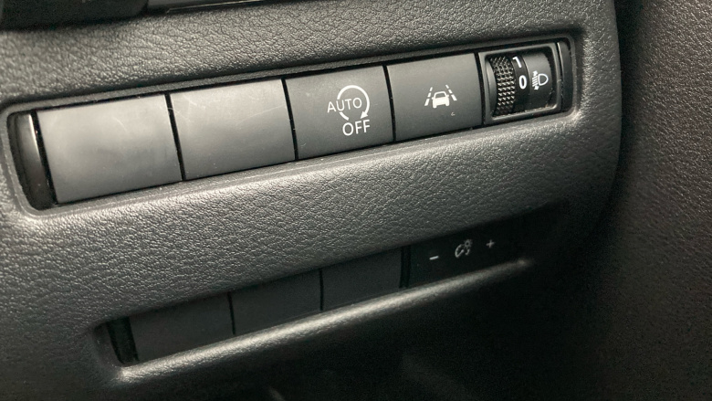 Nissan Qashqai 1.3 DiG-T MH N-Connecta 5dr Petrol Hatchback